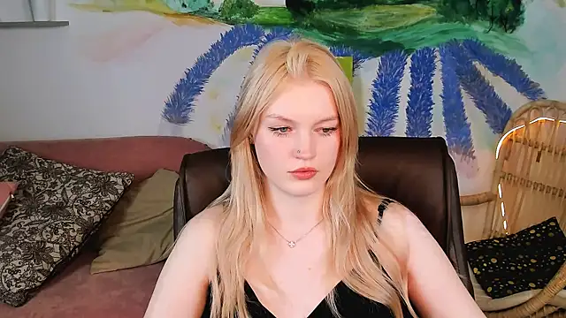 Snapshot of GraceGlamour chatting on February 2025 08:19:02 AM GraceGlamour online show from February 2025 08:19:02 AM