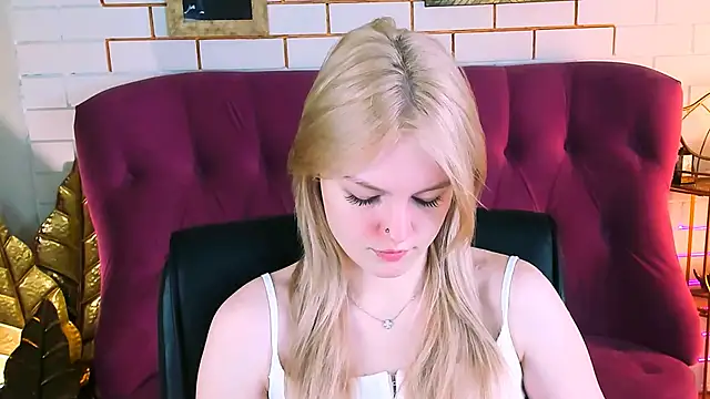 Snapshot of GraceGlamour chatting on February 2025 05:09:02 AM GraceGlamour online show from February 2025 05:09:02 AM