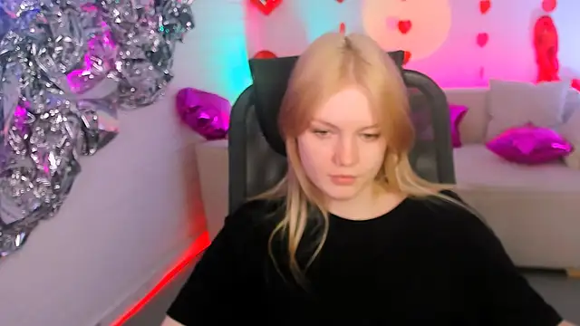 Snapshot of GraceGlamour chatting on February 2025 08:18:01 AM GraceGlamour online show from February 2025 08:18:01 AM