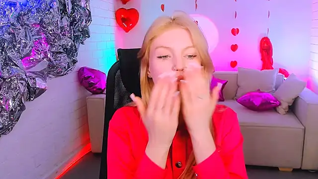 Snapshot of GraceGlamour chatting on February 2025 05:08:01 AM GraceGlamour online show from February 2025 05:08:01 AM