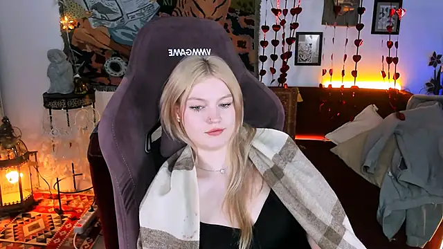 Snapshot of GraceGlamour chatting on February 2025 08:09:02 AM GraceGlamour online show from February 2025 08:09:02 AM