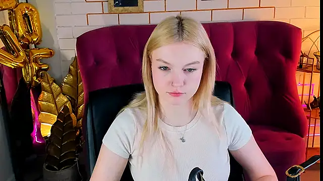 Snapshot of GraceGlamour chatting on March 2025 05:20:02 AM GraceGlamour online show from March 2025 05:20:02 AM