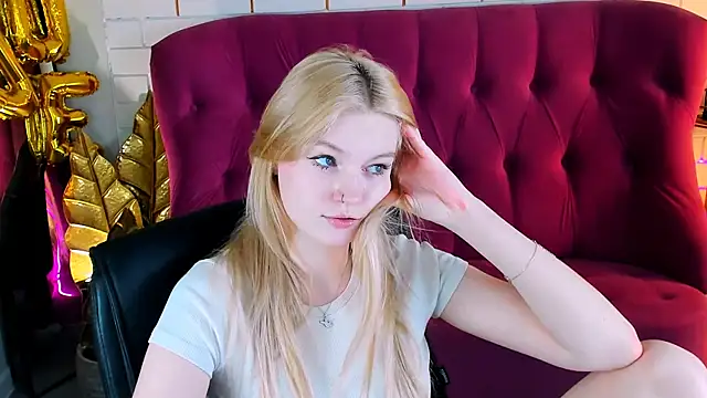 Snapshot of GraceGlamour chatting on March 2025 11:33:01 AM GraceGlamour online show from March 2025 11:33:01 AM