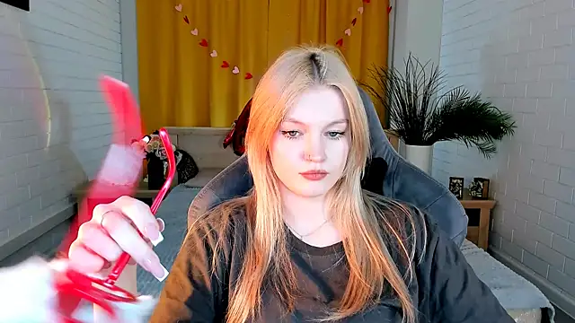 Snapshot of GraceGlamour chatting on March 2025 11:08:02 AM GraceGlamour online show from March 2025 11:08:02 AM