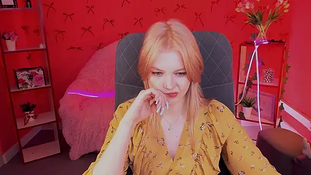 Snapshot of GraceGlamour chatting on March 2025 08:23:02 AM GraceGlamour online show from March 2025 08:23:02 AM