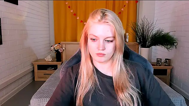 Snapshot of GraceGlamour chatting on March 2025 08:17:01 AM GraceGlamour online show from March 2025 08:17:01 AM