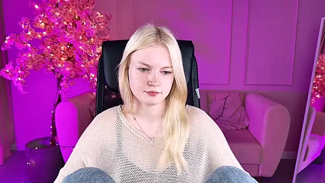 Snapshot of GraceGlamour chatting on September 2025 05:07:01 AM GraceGlamour online show from September 2025 05:07:01 AM