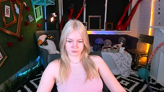 Snapshot of GraceGlamour chatting on September 2025 05:11:02 AM GraceGlamour online show from September 2025 05:11:02 AM