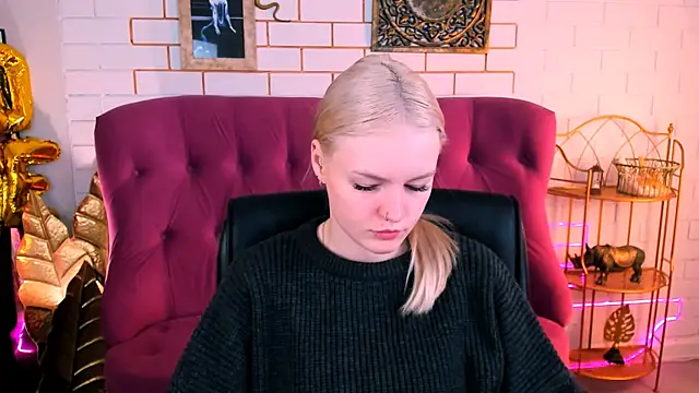 Snapshot of GraceGlamour chatting on September 2025 05:01:02 AM GraceGlamour online show from September 2025 05:01:02 AM