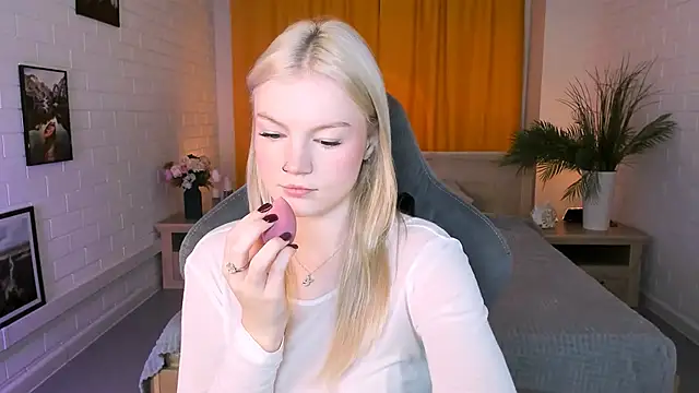 Snapshot of GraceGlamour chatting on October 2025 05:06:01 AM GraceGlamour online show from October 2025 05:06:01 AM