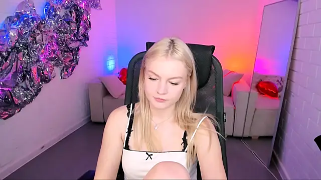 Snapshot of GraceGlamour chatting on October 2025 05:17:02 AM GraceGlamour online show from October 2025 05:17:02 AM