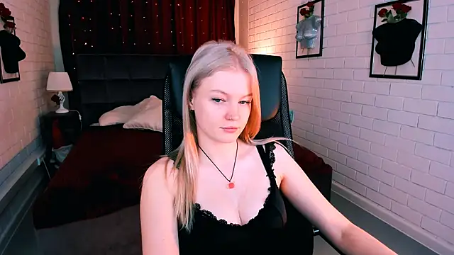 Snapshot of GraceGlamour chatting on October 2025 05:07:02 AM GraceGlamour online show from October 2025 05:07:02 AM