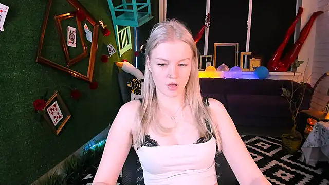 Snapshot of GraceGlamour chatting on October 2025 05:08:01 AM GraceGlamour online show from October 2025 05:08:01 AM