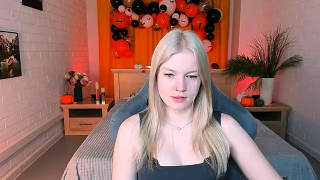 Snapshot of GraceGlamour chatting on October 2025 05:08:02 AM GraceGlamour online show from October 2025 05:08:02 AM