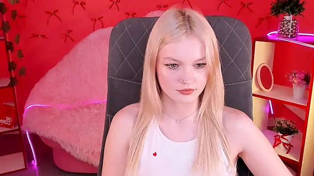 Snapshot of GraceGlamour chatting on November 2025 01:10:02 PM GraceGlamour online show from November 2025 01:10:02 PM