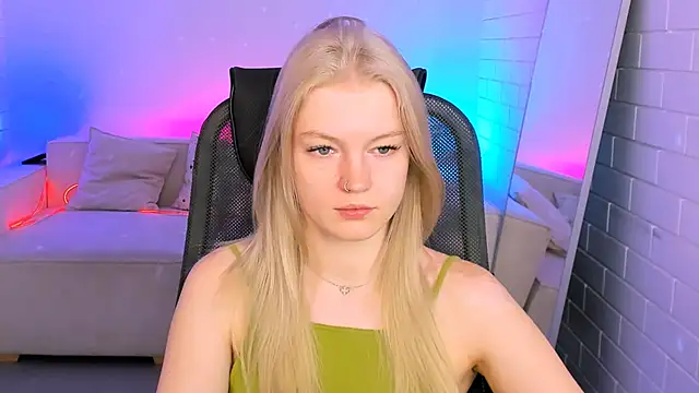 Snapshot of GraceGlamour chatting on November 2025 05:06:01 AM GraceGlamour online show from November 2025 05:06:01 AM