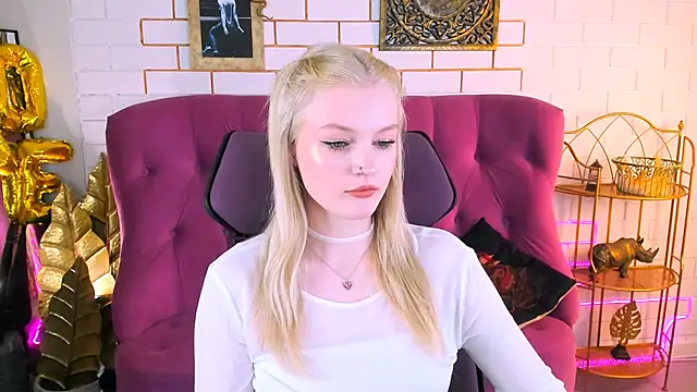 Snapshot of GraceGlamour chatting on November 2025 01:11:01 PM GraceGlamour online show from November 2025 01:11:01 PM