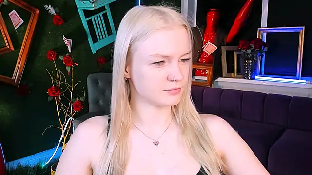 Snapshot of GraceGlamour chatting on November 2025 05:06:02 AM GraceGlamour online show from November 2025 05:06:02 AM