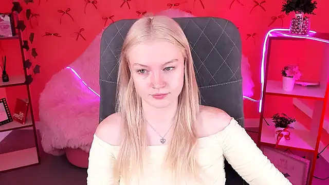 Snapshot of GraceGlamour chatting on November 2025 05:06:02 AM GraceGlamour online show from November 2025 05:06:02 AM