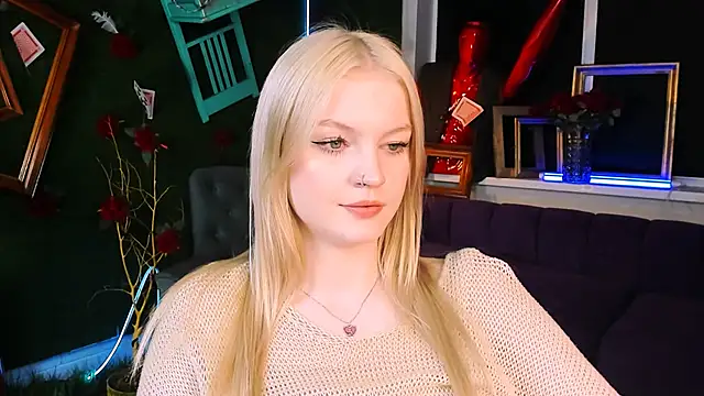 Snapshot of GraceGlamour chatting on November 2025 01:12:02 PM GraceGlamour online show from November 2025 01:12:02 PM