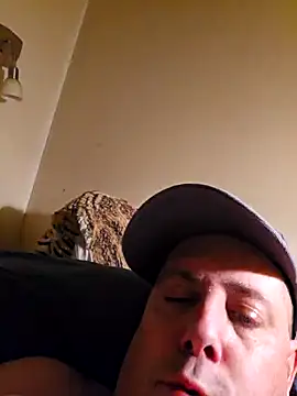 Snapshot of HeteroHotGuy1 chatting on December 2024 12:08:01 AM HeteroHotGuy1 online show from December 2024 12:08:01 AM