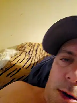 Snapshot of HeteroHotGuy1 chatting on December 2024 10:27:02 AM HeteroHotGuy1 online show from December 2024 10:27:02 AM