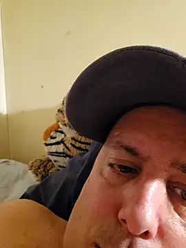 Snapshot of HeteroHotGuy1 chatting on December 2024 07:46:02 PM HeteroHotGuy1 online show from December 2024 07:46:02 PM