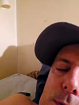 Snapshot of HeteroHotGuy1 chatting on December 2024 01:42:01 AM HeteroHotGuy1 online show from December 2024 01:42:01 AM