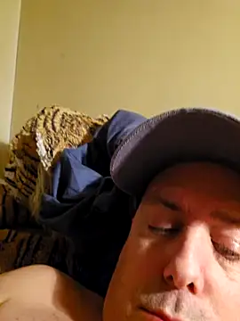 Snapshot of HeteroHotGuy1 chatting on December 2024 12:22:01 AM HeteroHotGuy1 online show from December 2024 12:22:01 AM