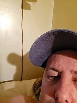 Snapshot of HeteroHotGuy1 chatting on January 2025 08:52:01 AM HeteroHotGuy1 online show from January 2025 08:52:01 AM