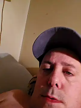 Snapshot of HeteroHotGuy1 chatting on February 2025 12:19:02 AM HeteroHotGuy1 online show from February 2025 12:19:02 AM