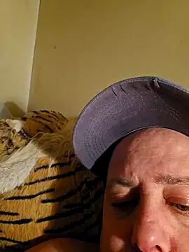 Snapshot of HeteroHotGuy1 chatting on February 2025 12:08:02 AM HeteroHotGuy1 online show from February 2025 12:08:02 AM