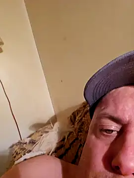 Snapshot of HeteroHotGuy1 chatting on February 2025 06:37:01 PM HeteroHotGuy1 online show from February 2025 06:37:01 PM