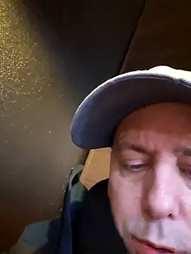 Snapshot of HeteroHotGuy1 chatting on February 2025 01:57:01 AM HeteroHotGuy1 online show from February 2025 01:57:01 AM
