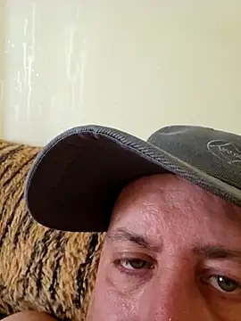 Snapshot of HeteroHotGuy1 chatting on March 2025 08:37:02 AM HeteroHotGuy1 online show from March 2025 08:37:02 AM