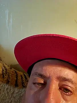 Snapshot of HeteroHotGuy1 chatting on September 2025 07:21:02 AM HeteroHotGuy1 online show from September 2025 07:21:02 AM