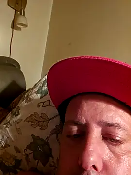 Snapshot of HeteroHotGuy1 chatting on September 2025 08:32:02 PM HeteroHotGuy1 online show from September 2025 08:32:02 PM