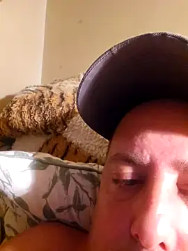 Snapshot of HeteroHotGuy1 chatting on September 2025 10:59:02 PM HeteroHotGuy1 online show from September 2025 10:59:02 PM