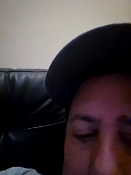 Snapshot of HeteroHotGuy1 chatting on September 2025 10:58:02 PM HeteroHotGuy1 online show from September 2025 10:58:02 PM