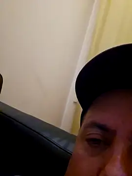 Snapshot of HeteroHotGuy1 chatting on September 2025 07:52:01 PM HeteroHotGuy1 online show from September 2025 07:52:01 PM