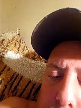 Snapshot of HeteroHotGuy1 chatting on October 2025 08:50:02 PM HeteroHotGuy1 online show from October 2025 08:50:02 PM
