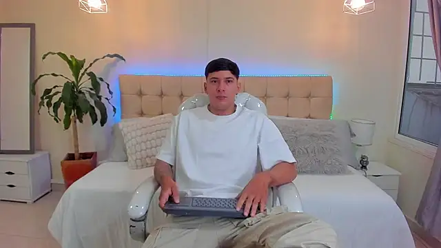 Damian23   online show from January 2025 12:25:02 PM