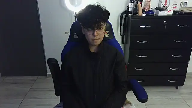 thomascooper7 online show from February 2025 01:33:01 AM