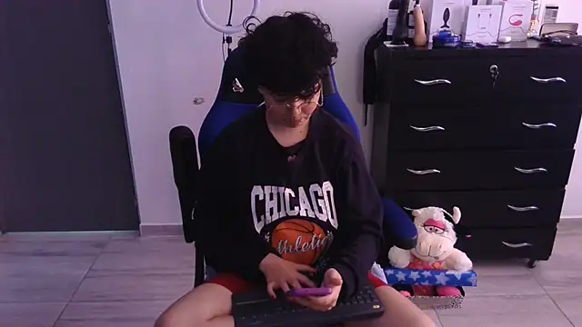 thomascooper7 online show from March 2025 06:44:02 PM