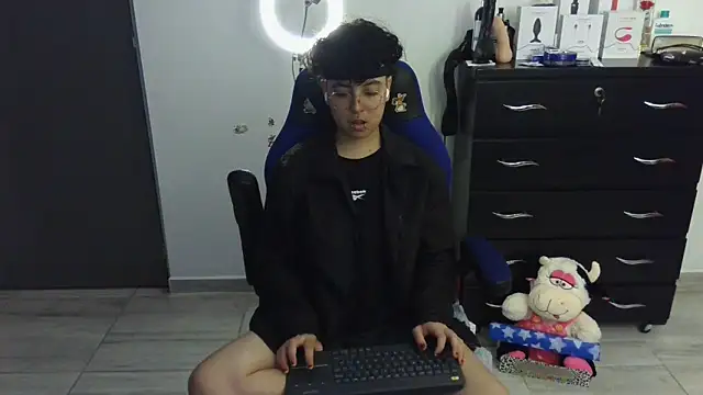 thomascooper7 online show from March 2025 01:32:02 AM