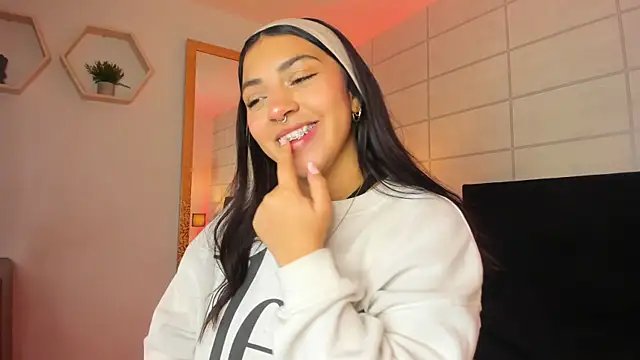 Christine Laam online show from October 2025 12:12:02 PM