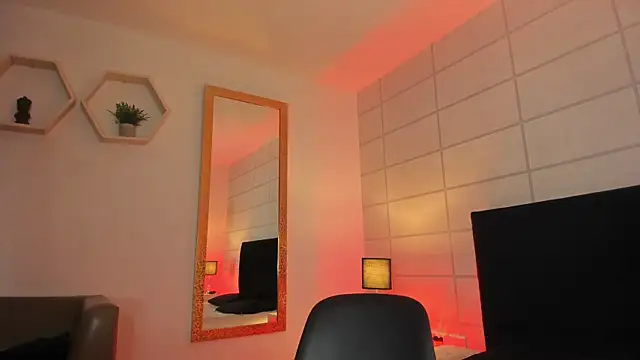 Christine Laam online show from November 2025 12:49:02 PM