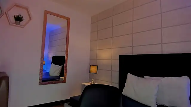 Christine Laam online show from February 2026 12:11:01 PM