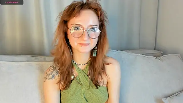 Snapshot of OraCarvin chatting on December 2024 07:10:01 AM OraCarvin online show from December 2024 07:10:01 AM