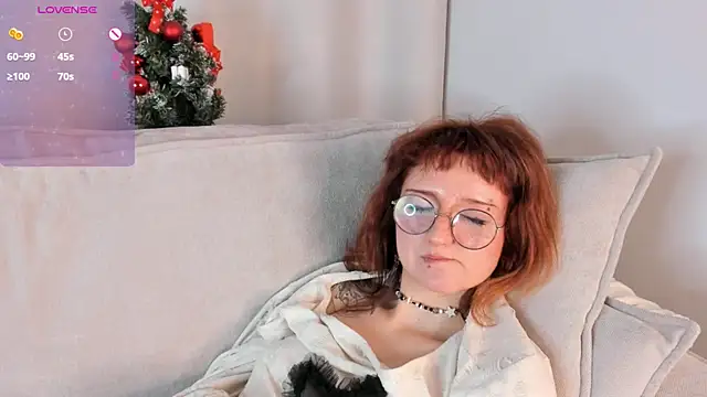Snapshot of OraCarvin chatting on December 2024 07:58:01 AM OraCarvin online show from December 2024 07:58:01 AM